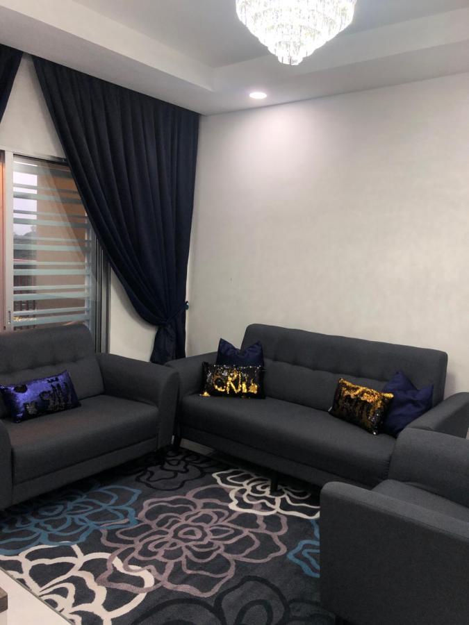 Ramadhina Eagle Eye View Home2Stay Emerald Avenue Brincsang Kültér fotó