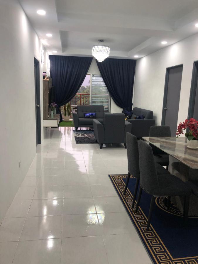Ramadhina Eagle Eye View Home2Stay Emerald Avenue Brincsang Kültér fotó