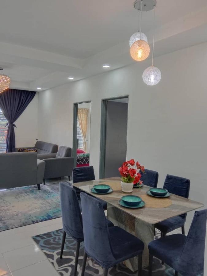 Ramadhina Eagle Eye View Home2Stay Emerald Avenue Brincsang Kültér fotó